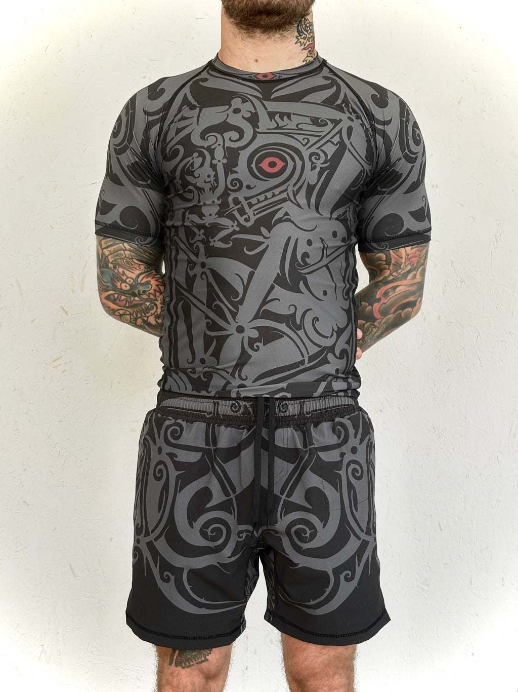MINDS EYE x JULIAN BAST BORNEO RASHGUARD